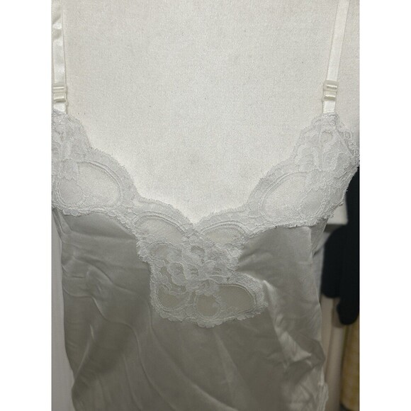 Vintage Lace Trimmed Camisole‎ Top Lingerie Size M Ivory Cream Adj Thin Straps - Picture 3 of 12